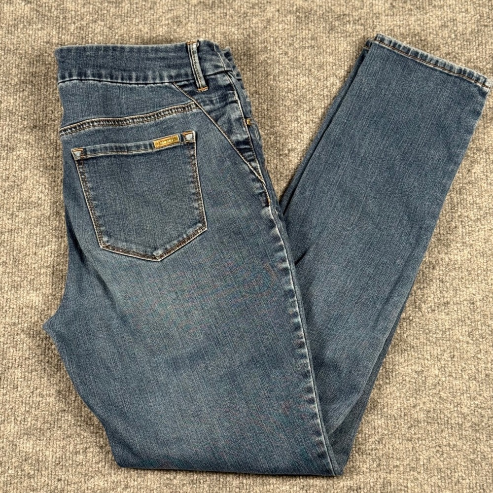 SO Slimming by Chicos 0.5 Size 6 Jeans Medium Wash Straight Leg Comfort Stretch